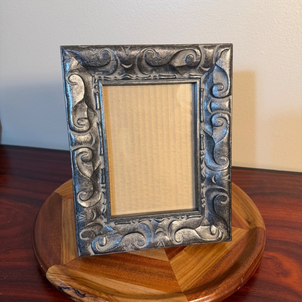 Ornate Distressed Silver Scrollwork Photo Frame 4x6 Gothic Baroque Tabletop Deco